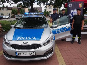 „Akcja Reanimacja w Gminie Osieck” – plenerowe spotkanie o bezpieczeństwie w ramach rządowego programu „Razem Bezpieczniej” z udziałem policjantów i strażaków