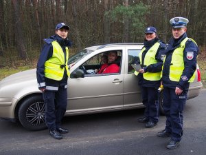 Otwocka drogówka w kampanii „Biała Wstążka”, kontrole i profilaktyka