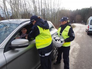 Otwocka drogówka w kampanii „Biała Wstążka”, kontrole i profilaktyka