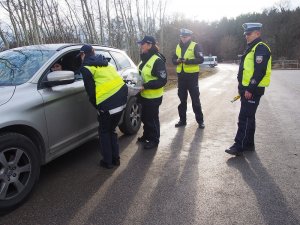 Otwocka drogówka w kampanii „Biała Wstążka”, kontrole i profilaktyka