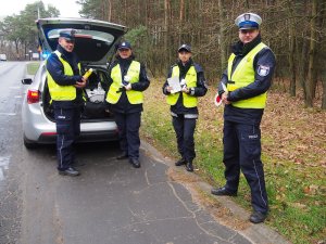 Otwocka drogówka w kampanii „Biała Wstążka”, kontrole i profilaktyka