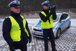 Policjanci z Wydziału Ruchu Drogowego podczas działań kontrolnych (arch.2019)