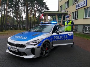 Policjant z Wydziału Ruchu Drogowego KPP Otwock - Kia Stinger 360 KM