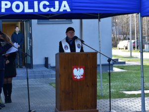 Na zdjęciu wiać kapela Komendy Stołecznej Policji w trakcie przemówienia.
