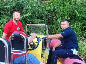 Policjanci podczas wspólnych działań z WOPR