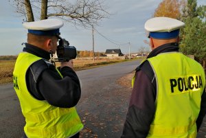 Policjanci podczas czynności służbowych