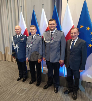 Komendant Główny Policji gen. insp. Jarosław Szymczyk, sierż. szt. Paweł Stachniak, st. sierż. Igor Kałaska, Minister Spraw Wewnętrznych i Administracji Rzeczypospolitej Polskiej Mariusz Kamiński