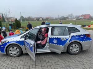 Policjanci podczas wizyty w przedszkolu