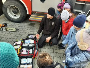Wizyta pierwszoklasistów w Komendzie Powiatowej Policji w Otwocku oraz Komendzie  Powiatowej Państwowej Straży Pożarnej w Otwocku