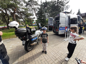 Policjanci z Otwocka wzięli udział w pikniku charytatywnym