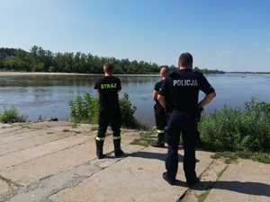 Wspólne patrole policjantów i strażaków nad wodą