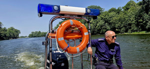 Policjanci podczas wspólnych działań z WOPR