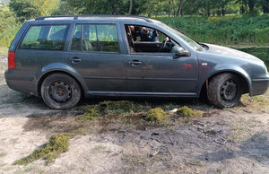 Volkswagen w jeziorku Łacha