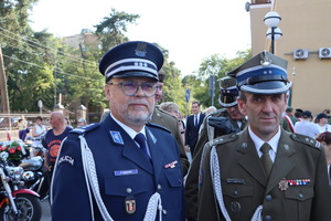 CZEŚĆ I CHWAŁA BOHATEROM!