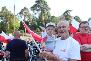 CZEŚĆ I CHWAŁA BOHATEROM!