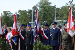 CZEŚĆ I CHWAŁA BOHATEROM!