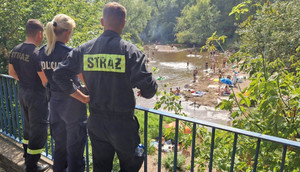 Wspólne partole policjantów i strażaków nad wodą