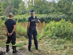 Wspólne partole policjantów i strażaków nad wodą