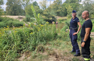 Wspólne partole policjantów i strażaków nad wodą