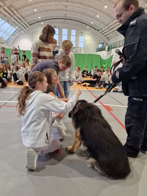 Wizyta policjantów w SP w Osiecku