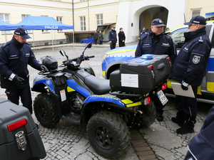 7 nowoczesnych pojazdów za blisko 1,5 mln zł. w rękach Komendy Stołecznej Policji