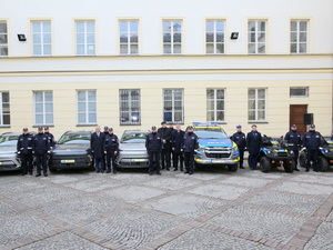 7 nowoczesnych pojazdów za blisko 1,5 mln zł. w rękach Komendy Stołecznej Policji