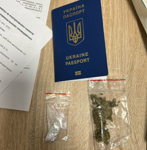 W całym mieszkaniu unosił się zapach marihuany- 45-latek zatrzymany za posiadanie