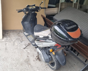 Od jazdy bez kasku do posesji ze skradzionymi skuterami