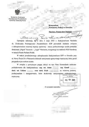 Policjanci z Otwocka podczas zabezpieczenia meczu pomiędzy „Pogoń” Szczecin, a „Legia” Warszawa zatrzymali agresywnego mężczyznę, który groził przypadkowym osobom nożem.