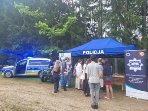 Policjanci edukowali na rzecz bezpieczeństwa w Centrum Edukacji Leśnej w Celestynowie