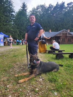 Policjanci edukowali na rzecz bezpieczeństwa w Centrum Edukacji Leśnej w Celestynowie