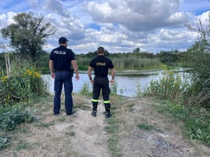 Wspólne patrole policjantów i strażaków nad wodą