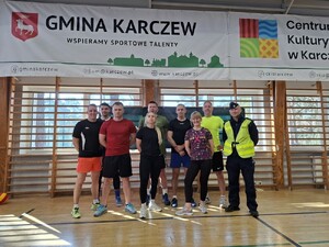 Policjanci z Komendy Powiatowej Policji w Otwocku uczestniczyli w I Turnieju Siatkarskich Ochotniczych Straży Pożarnych.