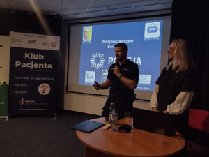 Seniorze, nie daj się oszukać! Otwocki policjant z wizytą u karczewskich studentów III wieku