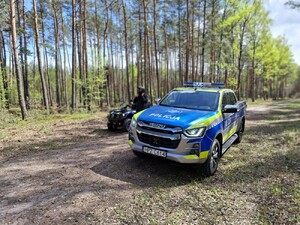 Wspólnie dla bezpieczeństwa i natury – działania służb w lasach gminy Wiązowna