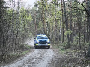 Wspólnie dla bezpieczeństwa i natury – działania służb w lasach gminy Wiązowna