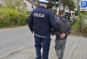 Recydywista z dożywotnim zakazem zatrzymany. Monitoring miejski obnażył skalę jego bezczelności