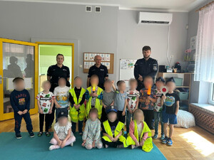 Bezpieczny przedszkolak z Karczewa: Policjanci z wizytą w przedszkolu „Ługuś”