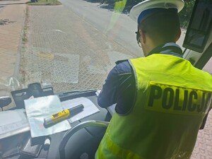 Bezpieczna podróż z otwocką drogówką – policjanci kontrolują autokary wycieczkowe