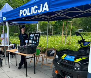 Policjanci na Targach Pracy i Przedsiębiorczości w Otwocku