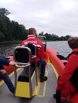 Bezpieczny wypoczynek nad wodą, czyli mobilne patrole Policji oraz WOPR