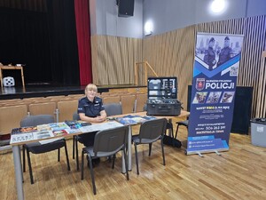 Otwoccy policjanci edukują na Pikniku Naukowym MDK