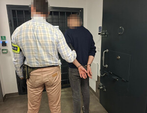Potrącił pieszą i uciekł, bo nie miał prawa jazdy. 19-latek spędzi najbliższe miesiące w areszcie